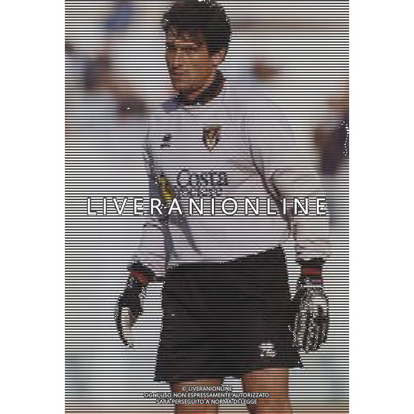 RETROSPETTIVA IELPO MARIO CALCIATORE NELLA FOTO IELPO MARIO CON LA MAGLIA DEL GENOA CALCIO AG ALDO LIVERANI SAS