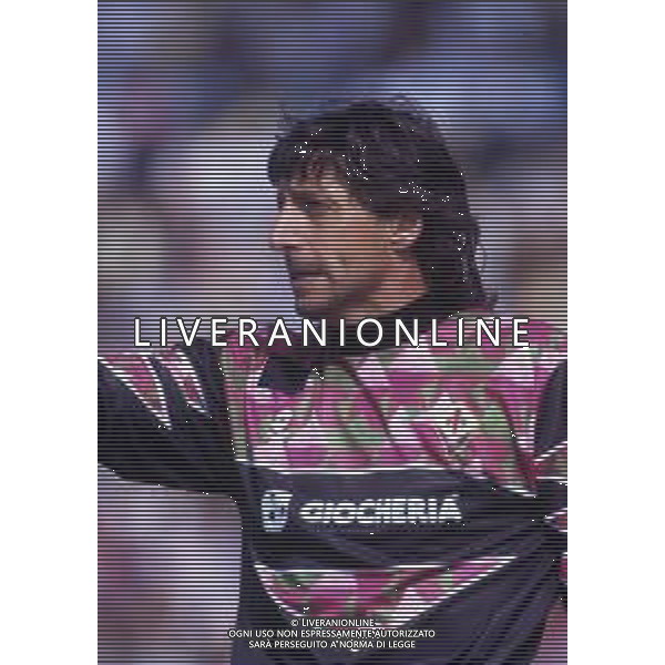 RETROSPETTIVA MANNINI ALESSANDRO CALCIATORE NELLA FOTO ALESSANDRO MANNINI CON LA MAGLIA DELLA FIORENTINA AG ALDO LIVERANI SAS