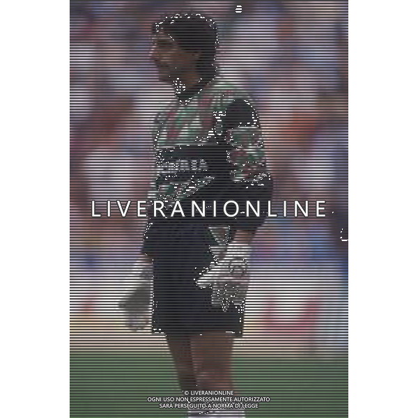 RETROSPETTIVA MANNINI ALESSANDRO CALCIATORE NELLA FOTO ALESSANDRO MANNINI CON LA MAGLIA DELLA FIORENTINA AG ALDO LIVERANI SAS