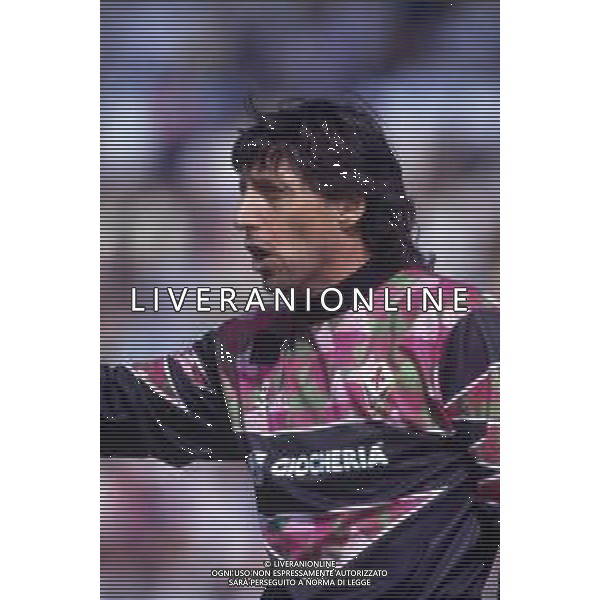 RETROSPETTIVA MANNINI ALESSANDRO CALCIATORE NELLA FOTO ALESSANDRO MANNINI CON LA MAGLIA DELLA FIORENTINA AG ALDO LIVERANI SAS