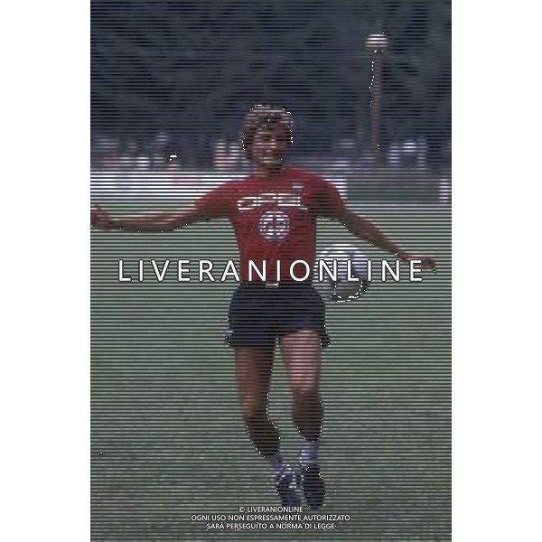 RETROSPETTIVA IACHINI PASQUALE CALCIATORE NELLA FOTO IACHINI PASQUALE CON LA MAGLIA DELLA FIORENTINA CALCIO AG ALDO LIVERANI SAS