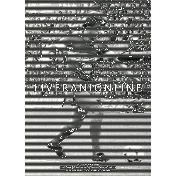 RETROSPETTIVA IACHINI PASQUALE CALCIATORE NELLA FOTO IACHINI PASQUALE CON LA MAGLIA DELLA FIORENTINA CALCIO AG ALDO LIVERANI SAS