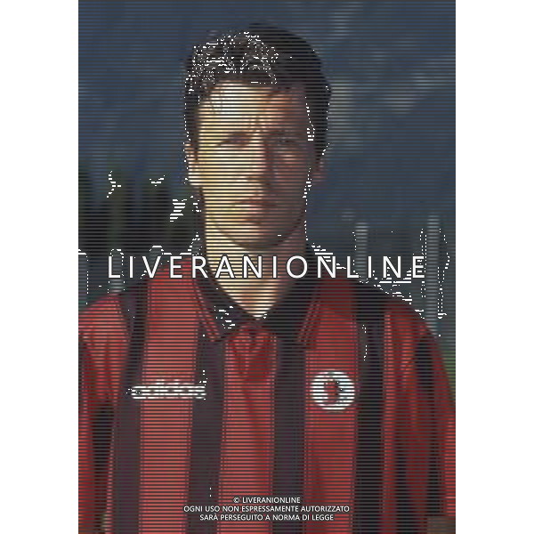 RETROSPETTIVA PAOLO MANDELLI CALCIATORE NELLA FOTO PAOLO MANDELLI CON LA MAGLIA DEL FOGGIA CALCIO AG ALDO LIVERANI SAS