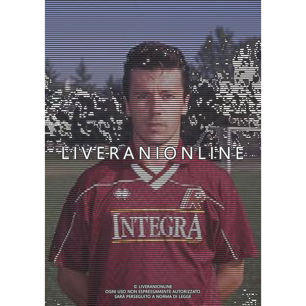 RETROSPETTIVA PAOLO MANDELLI CALCIATORE NELLA FOTO PAOLO MANDELLI CON LA MAGLIA DELLA REGGIANA CALCIO AG ALDO LIVERANI SAS