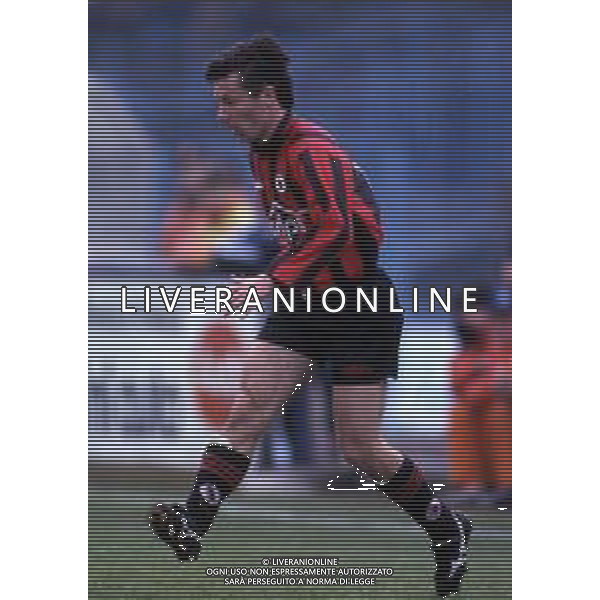 RETROSPETTIVA PAOLO MANDELLI CALCIATORE NELLA FOTO PAOLO MANDELLI CON LA MAGLIA DEL FOGGIA CALCIO AG ALDO LIVERANI SAS