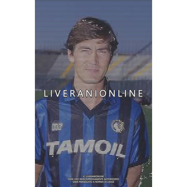 RETROSPETTIVA VERTOVA CLAUDIO CALCIATORE NELLA FOTO CLAUDIO VERTOVA CON LA MAGLIA DELL\'ATALANTA CALCIO AG ALDO LIVERANI SAS