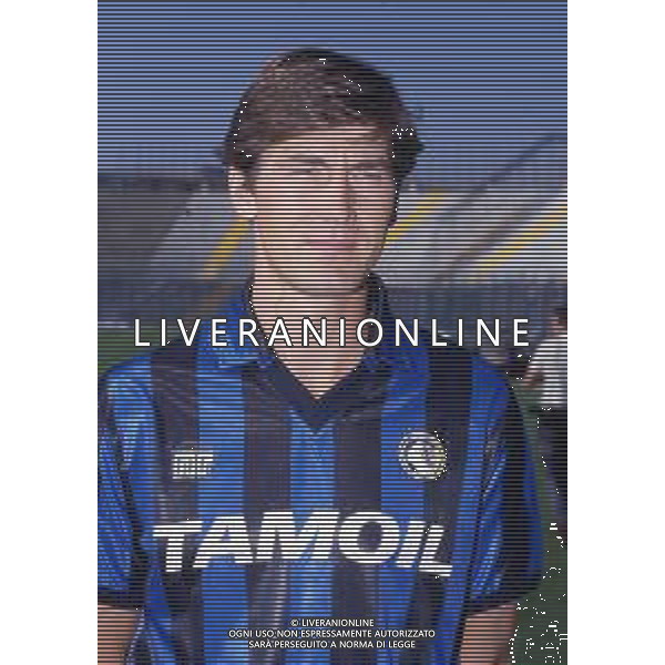 RETROSPETTIVA VERTOVA CLAUDIO CALCIATORE NELLA FOTO CLAUDIO VERTOVA CON LA MAGLIA DELL\'ATALANTA CALCIO AG ALDO LIVERANI SAS