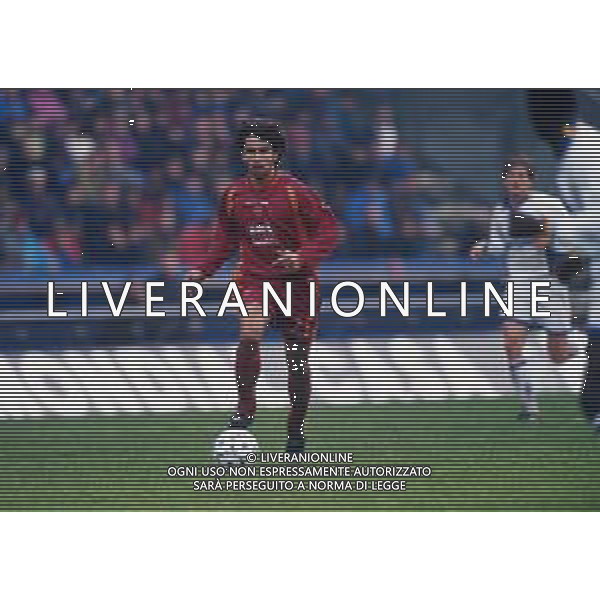 RETROSPETTIVA DAMIANO TOMMASI CALCIATORE NELLA FOTO DAMIANO TOMMASI CON LA MAGLIA DELLA ROMA CALCIO NELL\'ANNO 1997-1998 AG ALDO LIVERANI SAS