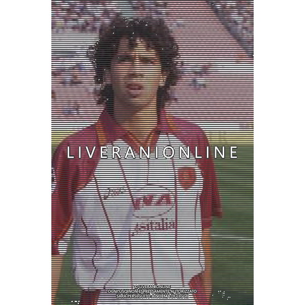 RETROSPETTIVA DAMIANO TOMMASI CALCIATORE NELLA FOTO DAMIANO TOMMASI CON LA MAGLIA DELLA ROMA CALCIO AG ALDO LIVERANI SAS 