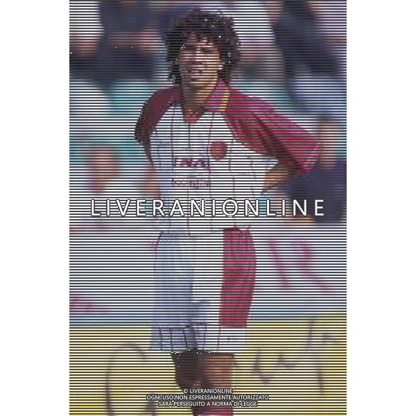 RETROSPETTIVA DAMIANO TOMMASI CALCIATORE NELLA FOTO DAMIANO TOMMASI CON LA MAGLIA DELLA ROMA CALCIO AG ALDO LIVERANI SAS 