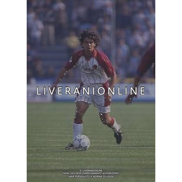 RETROSPETTIVA DAMIANO TOMMASI CALCIATORE NELLA FOTO DAMIANO TOMMASI CON LA MAGLIA DELLA ROMA CALCIO AG ALDO LIVERANI SAS 