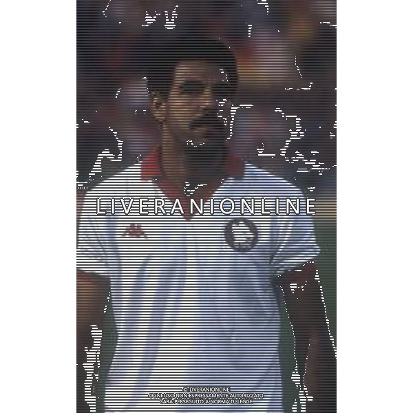 RETROSPETTIVA TONINHO CEREZO CALCIATORE NELLA FOTO TONINHO CEREZO CON LA MAGLIA DELLA ROMA CALCIO NELLA FINALE ROMA LIVERPOOL AG ALDO LIVERANI SAS