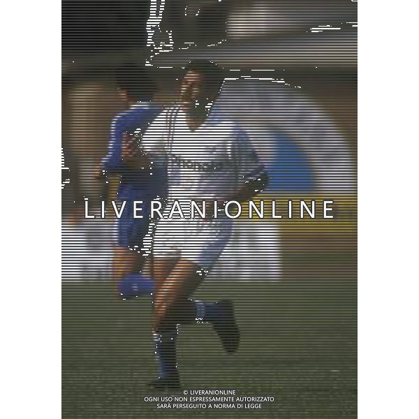 RETROSPETTIVA TONINHO CEREZO CALCIATORE NELLA FOTO TONINHO CEREZO CON LA MAGLIA DELLA SAMPDORIA AG ALDO LIVERANI SAS