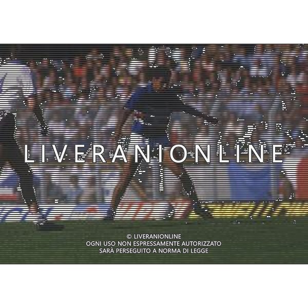 RETROSPETTIVA TONINHO CEREZO CALCIATORE NELLA FOTO TONINHO CEREZO CON LA MAGLIA DELLA SAMPDORIA AG ALDO LIVERANI SAS