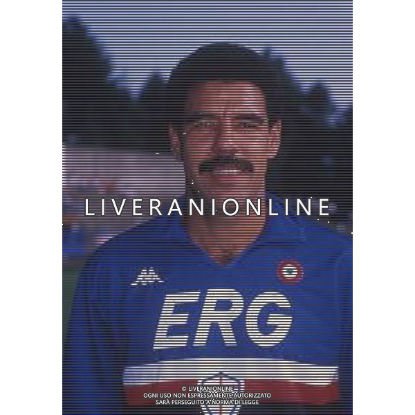 RETROSPETTIVA TONINHO CEREZO CALCIATORE NELLA FOTO TONINHO CEREZO CON LA MAGLIA DELLA SAMPDORIA AG ALDO LIVERANI SAS