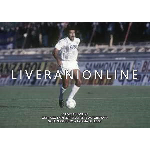 RETROSPETTIVA TONINHO CEREZO CALCIATORE NELLA FOTO TONINHO CEREZO CON LA MAGLIA DELLA SAMPDORIA AG ALDO LIVERANI SAS