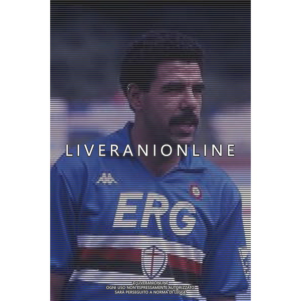 RETROSPETTIVA TONINHO CEREZO CALCIATORE NELLA FOTO TONINHO CEREZO CON LA MAGLIA DELLA SAMPDORIA CALCIO AG ALDO LIVERANI SAS
