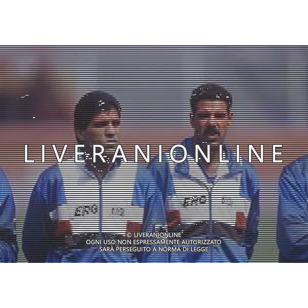 RETROSPETTIVA TONINHO CEREZO CALCIATORE NELLA FOTO TONINHO CEREZO CON LA MAGLIA DELLA SAMPDORIA CALCIO E PAULO SILAS AG ALDO LIVERANI SAS