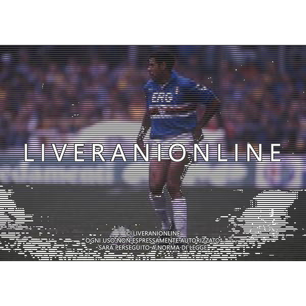 RETROSPETTIVA TONINHO CEREZO CALCIATORE NELLA FOTO TONINHO CEREZO CON LA MAGLIA DELLA SAMPDORIA CALCIO AG ALDO LIVERANI SAS
