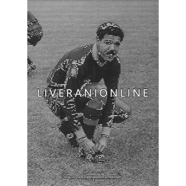 RETROSPETTIVA TONINHO CEREZO CALCIATORE NELLA FOTO TONINHO CEREZO CON LA MAGLIA DELLA ROMA CALCIO AG ALDO LIVERANI SAS