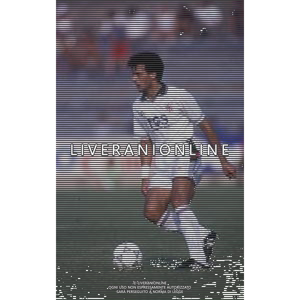 RETROSPETTIVA JOSE HERRERA CALCIATORE NELLA FOTO JOSE HERRERA CON LA MAGLIA DEL CAGLIARI CALCIO AG ALDO LIVERANI SAS