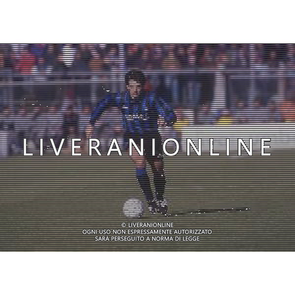 RETROSPETTIVA JOSE HERRERA CALCIATORE NELLA FOTO JOSE HERRERA CON LAMAGLIA DELL\'ATALANTA CALCIO AG ALDO LIVERANI SAS