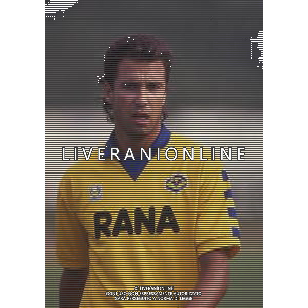 RETROSPETTIVA CELESTE PIN CALCIATORE NELLA FOTO CELESTE PIN CON LA MAGLIA DEL VERONA CALCIO AG ALDO LIVERANI SAS