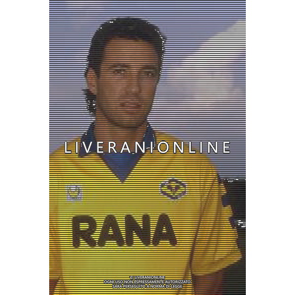 RETROSPETTIVA CELESTE PIN CALCIATORE NELLA FOTO CELESTE PIN CON LA MAGLIA DEL VERONA CALCIO AG ALDO LIVERANI SAS