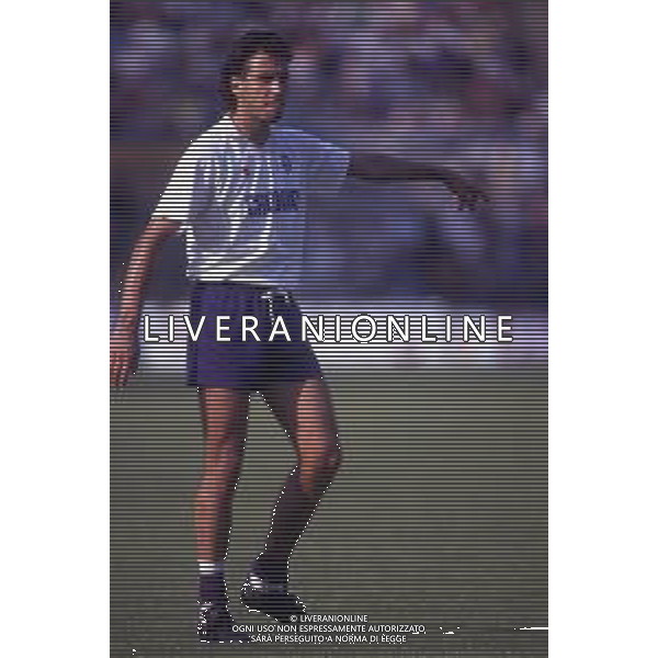 RETROSPETTIVA CELESTE PIN CALCIATORE NELLA FOTO CELESTE PIN CON LA MAGLIA DELLA FIORENTINA CALCIO AG ALDO LIVERANI SAS