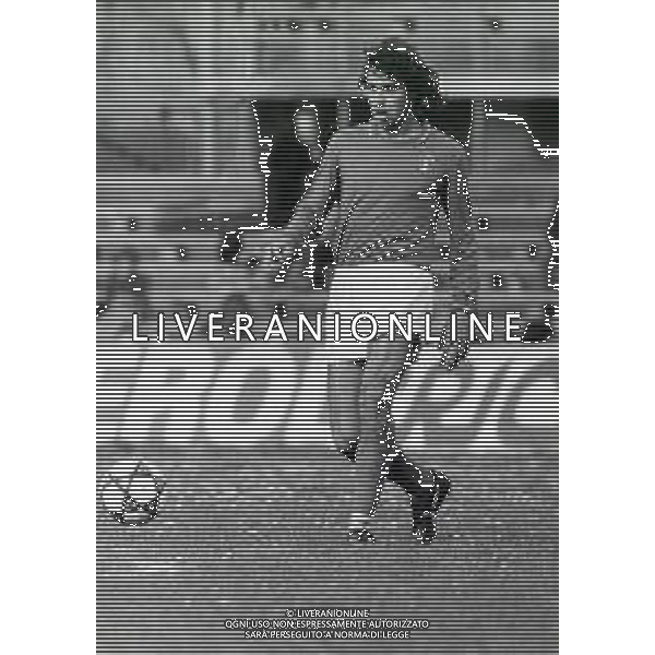 RETROSPETTIVA CELESTE PIN CALCIATORE NELLA FOTO CELESTE PIN CON LA MAGLIA DELLLA NAZIONALE ITALIANA AG ALDO LIVERANI SAS