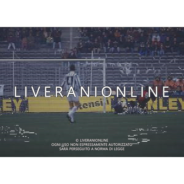 RETROSPETTIVA DELY VALDES CALCIATORE NELLA FOTO DELY VALDES IN GOAL IN JUVENTUS CAGLIARI AG ALDO LIVERANI SAS