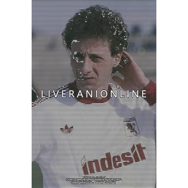 RETROSPETTIVA EDU MARANGON CALCIATORE NELLA FOTO EDU MARANGON CON LA MAGLIA DEL TORINO CALCIO AG ALDO LIVERANI SAS