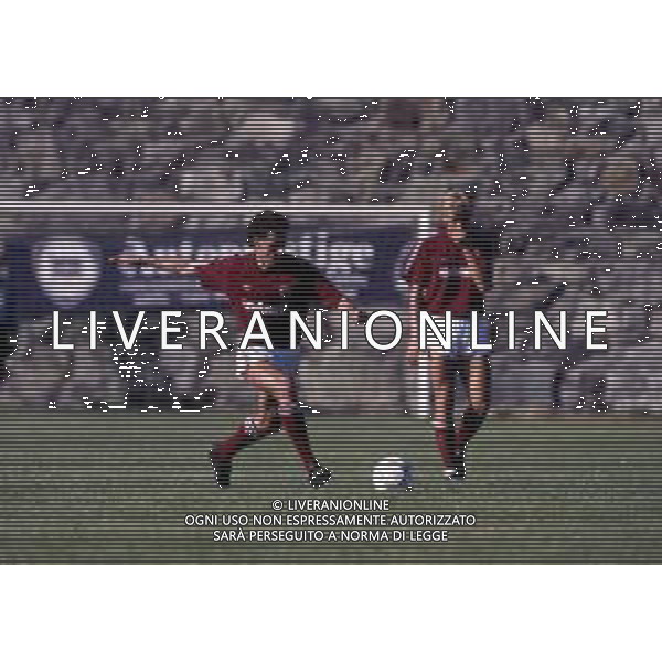 RETROSPETTIVA EDU MARANGON CALCIATORE NELLA FOTO EDU MARANGON CON LA MAGLIA DEL TORINO CALCIO AG ALDO LIVERANI SAS