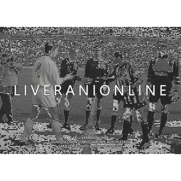 28-11-1993 PARMA CAMPIONATO DI CALCIO SERIE A PARMA MILAN 0-0 NELLA FOTO LORENZO MINOTTI-ARBITRO PIERO CECCARINI E FRANCO BARESI SCAMBIO GAGLIARDETTI AG ALDO LIVERANI SAS