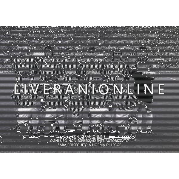 17-05-1995 MILANO FINALE DI COPPA UEFA JUVENTUS PARMA 1-1 NELLA FOTO FORMAZIONE JUVENTUS 1994-1995 DA SIN IN PIEDI FABRIZIO RAVANELLI-MORENO TORRICELLI-SERGIO PORRINI-CIRO FERRARA-PAULO SOUSA-ANGELO PERUZZI SED DA SIN GIANCARLO MAROCCHI-ROBERT JARNI-ROBERTO BAGGIO-GIANLUCA VIALLI E ANGELO DI LIVIO AG ALDO LIVERANI SAS