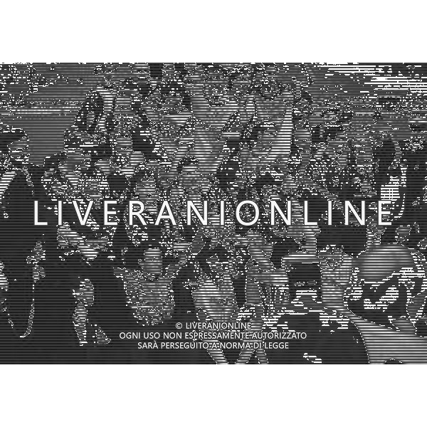 17-05-1995 MILANO FINALE DI COPPA UEFA JUVENTUS PARMA 1-1 NELLA FOTO I GIOCATORI DEL PARMA FESTEGGIANO A FINE GARA CON LA COPPA UEFA AG ALDO LIVERANI SAS