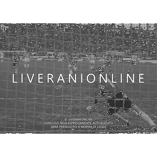04-04-1995 MILANO SEMIFINALE DI ANDATA DI COPPA UEFA JUVENTUS -BORUSSIA DORTMUND 2-2 NELLA FOTO RIGORE ROBERTO BAGGIO AG ALDO LIVERANISAS