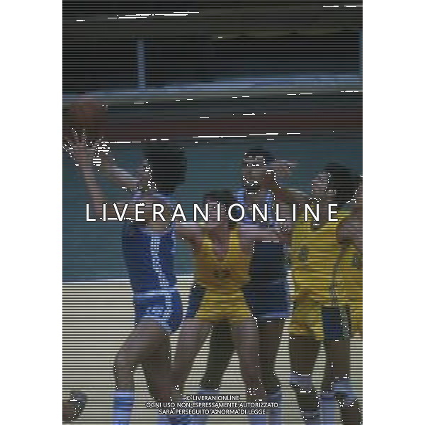 RETROSPETTIVA RENATO VILLALTA BASKET NELLA FOYOT RENATO VILLALTA CON LA MAGLIA DELLA NAZIONALE ITALIANA ALLE OLIMPIADI DI MOSCA 1980 AG ALDO LIVERANI SAS