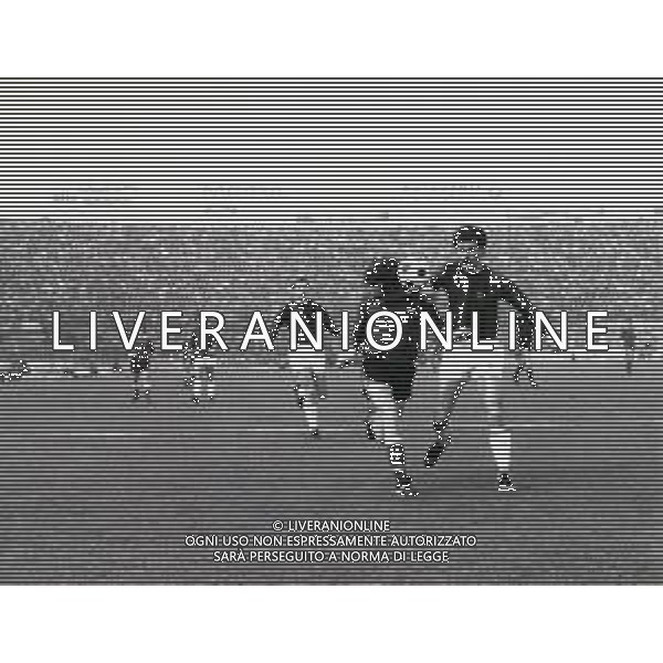 RETROSPETTIVA GIANLUCA DE PONTI CALCIATORE NELLA FOTO GIANLUCA DE PONTI CON LA MAGLIA DELL\'AVELLINO CALCIO AG ALDO LIVERANI SAS