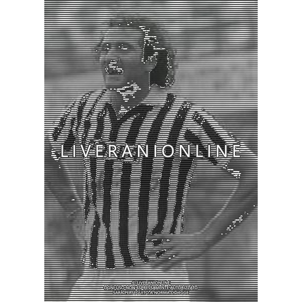 RETROSPETTIVA GIANLUCA DE PONTI CALCIATORE NELLA FOTO GIANLUCA DE PONTI CON LA MAGLIA DELL\'ASCOLI CALCIO AG ALDO LIVERANI SAS