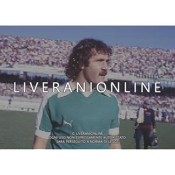 RETROSPETTIVA GIANLUCA DE PONTI CALCIATORE NELLA FOTO GIANLUCA DE PONTI CON LA MAGLIA DELL\'AVELLINO CALCIO AG ALDO LIVERANI SAS