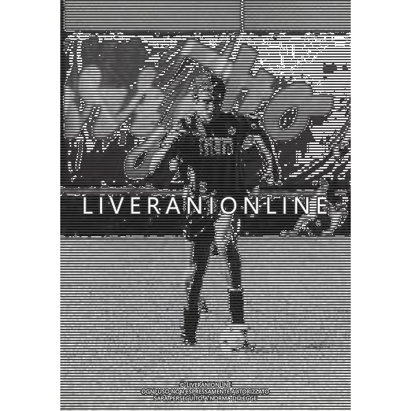 RETROSPETTIVA TIZIANO DE PATRE CALCIATORE NELLA FOTO TIZIANO DE PATRE CON LA MAGLIA DELL\'ATALANTA CALCIO AG ALDO LIVERANI SAS