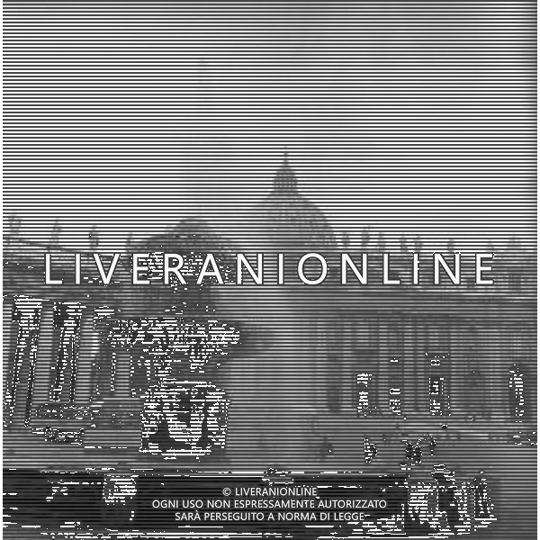 RETROSPETTIVA 1950 - VEDUTE DELLA CITTA\' DI ROMA Nella foto Le Fontane Gemelle di Piazza San Pietro, Citta del Vaticano ©Archivio Giovanni Liverani / AGENZIA ALDO LIVERANI SAS