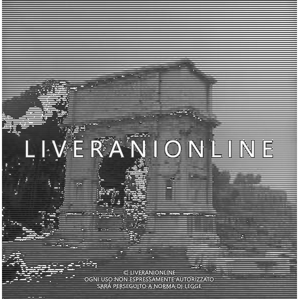 RETROSPETTIVA 1950 - VEDUTE DELLA CITTA\' DI ROMA Nella foto L\'Arco di Tito - Antica Roma · Fori · Parco archeologico · Domus Aurea ©Archivio Giovanni Liverani / AGENZIA ALDO LIVERANI SAS