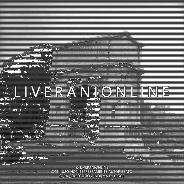 RETROSPETTIVA 1950 - VEDUTE DELLA CITTA\' DI ROMA Nella foto L\'Arco di Tito - Antica Roma · Fori · Parco archeologico · Domus Aurea ©Archivio Giovanni Liverani / AGENZIA ALDO LIVERANI SAS