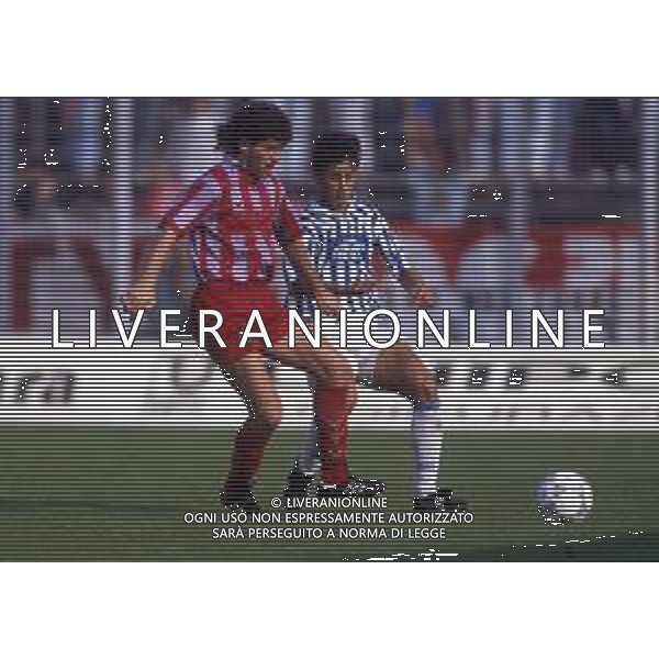 RETROSPETTIVA GUSTAVO DEZOTTI CALCIATORE NELLA FOTO GUSTAVO DEZOTTI CON LA MAGLIA DELLA CREMONESE CALCIO AG ALDO LIVERANI SAS