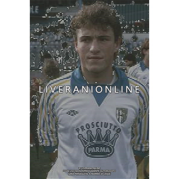 RETROSPETTIVA GIANPIERO PIOVANI CALCIATORE NELLA FOTO GIANPIERO PIOVANI CON LA MAGLIA DEL PARMA CALCIO 1986-1987 AG ALDO LIVERANI SAS