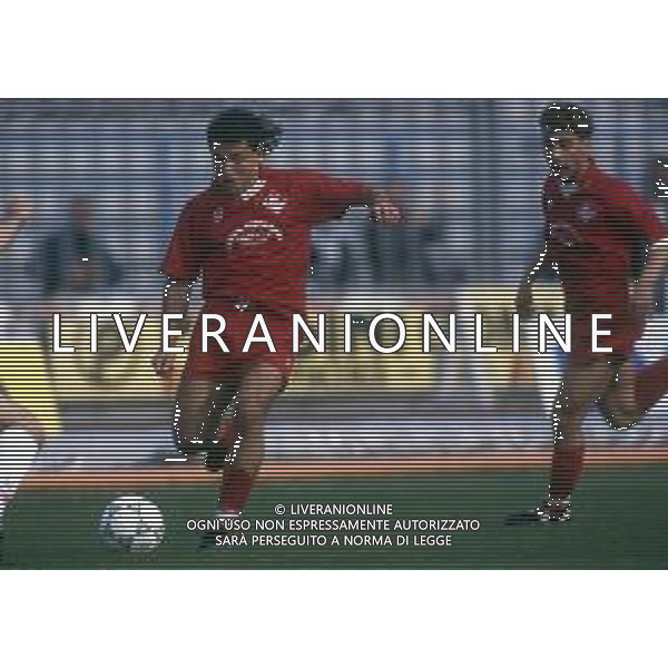 RETROSPETTIVA GIANPIERO PIOVANI CALCIATORE NELLA FOTO GIANPIERO PIOVANI CON LA MAGLIA DEL PIACENZA CALCIO NELL\'ANNO 1991-1992 AG ALDO LIVERANI SAS