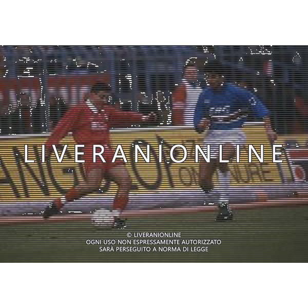 RETROSPETTIVA GIANPIERO PIOVANI CALCIATORE NELLA FOTO GIANPIERO PIOVANI CON LA MAGLIA DEL PIACENZA CALCIO NELL\'ANNO 1993-1994 AG ALDO LIVERANI SAS