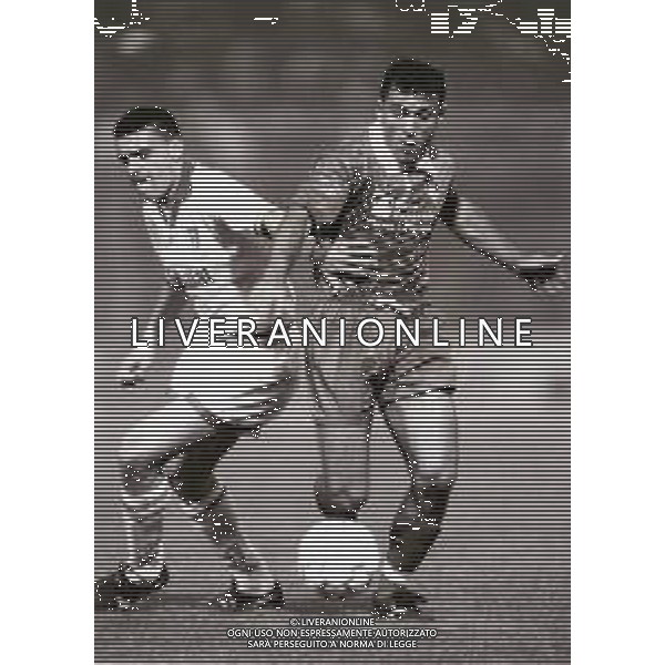RETROSPETTIVA GIANPIERO PIOVANI CALCIATORE NELLA FOTO GIANPIERO PIOVANI CON LA MAGLIA DEL PIACENZA CALCIO NELL\'ANNO 1993-1994 AG ALDO LIVERANI SAS